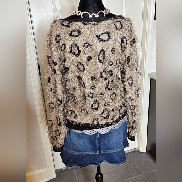 Papaya Shaggy Faux Fur Leopard Print Sweater Top - Size L - Picture 9 of 10